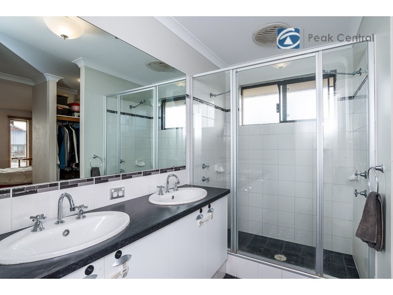 27 Camden Blvd, Aubin Grove WA 6164