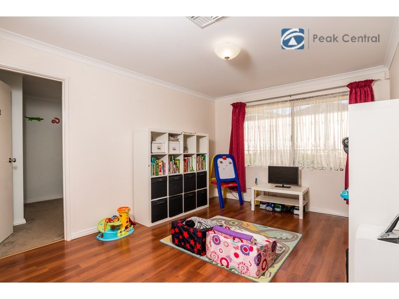 27 Camden Blvd, Aubin Grove WA 6164