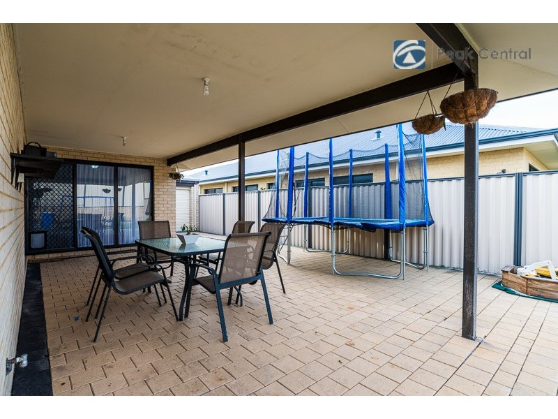 27 Camden Blvd, Aubin Grove WA 6164