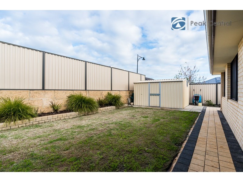 27 Camden Blvd, Aubin Grove WA 6164