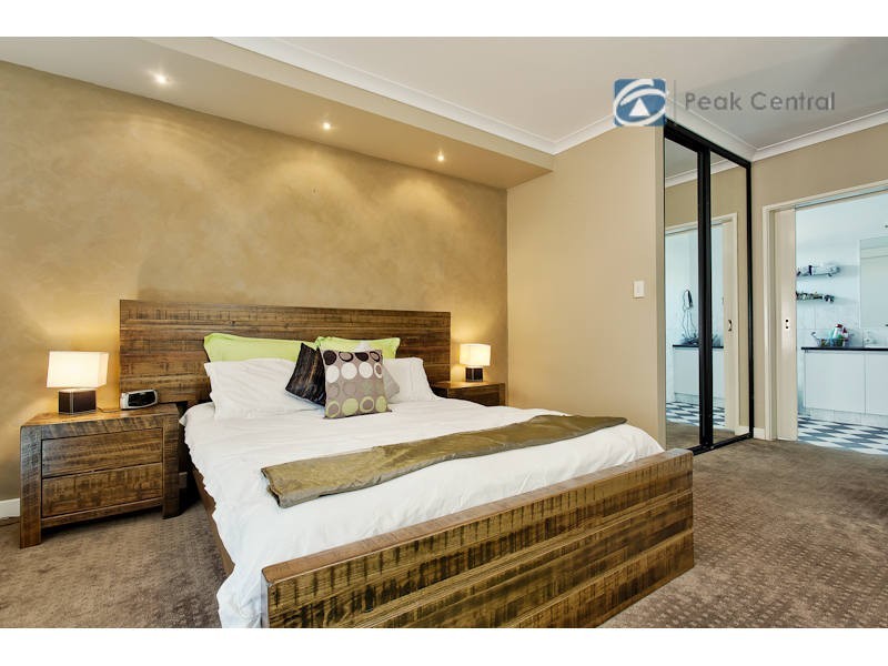 10 Calder Way, Atwell WA 6164