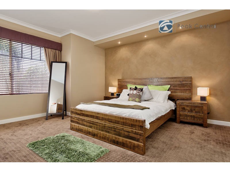 10 Calder Way, Atwell WA 6164