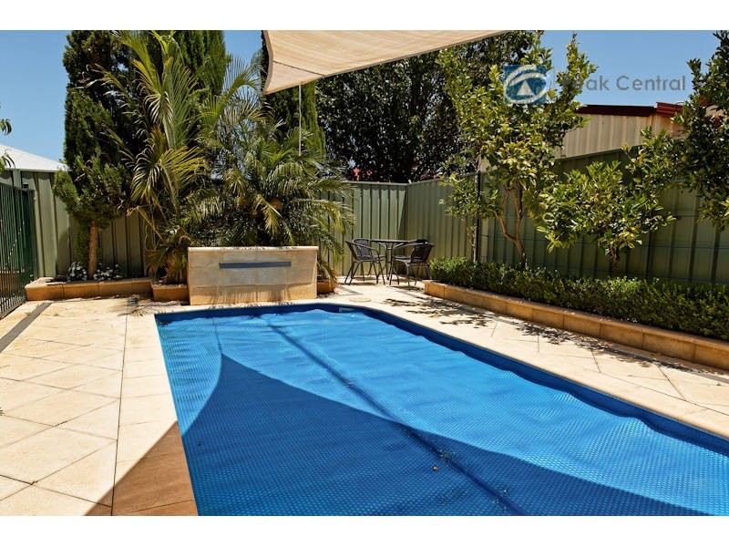 10 Calder Way, Atwell WA 6164