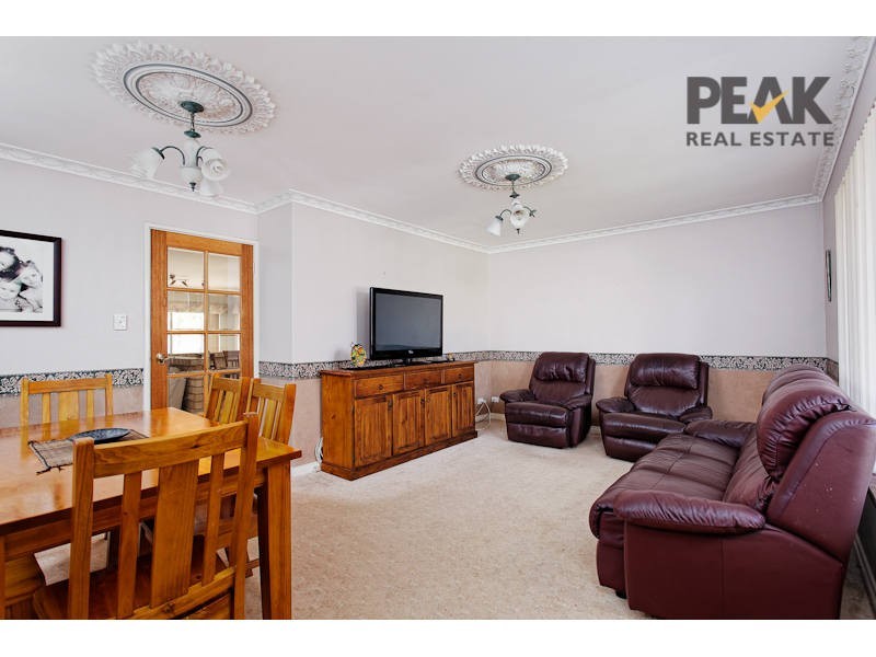 11 Tulipwood Place, South Lake WA 6164