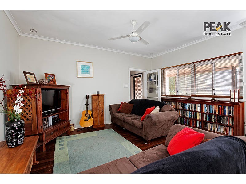 38 Lamond Street, Melville WA 6156