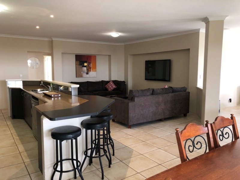 10 Aurora Drive, Atwell WA 6164