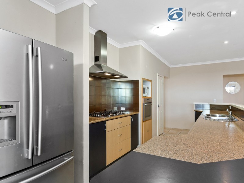 10 Aurora Drive, Atwell WA 6164