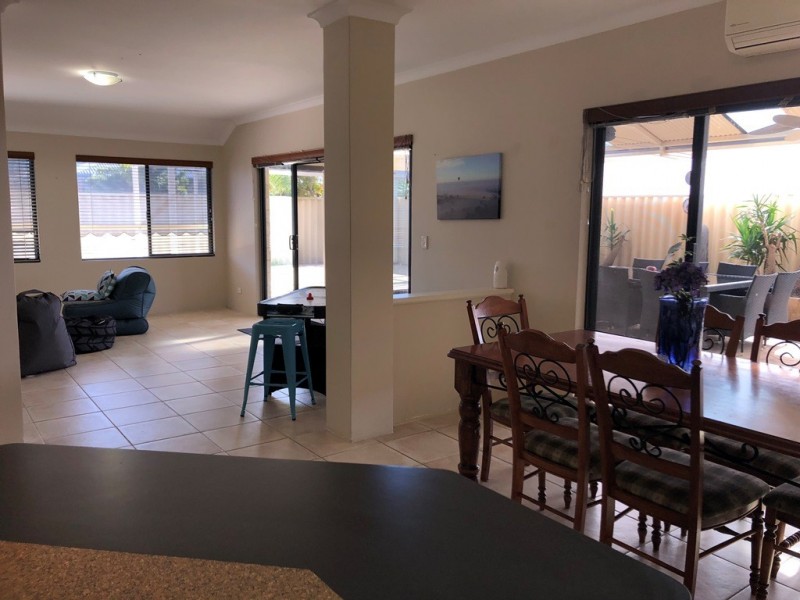 10 Aurora Drive, Atwell WA 6164