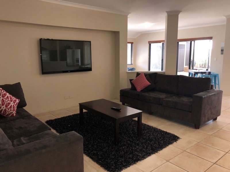 10 Aurora Drive, Atwell WA 6164