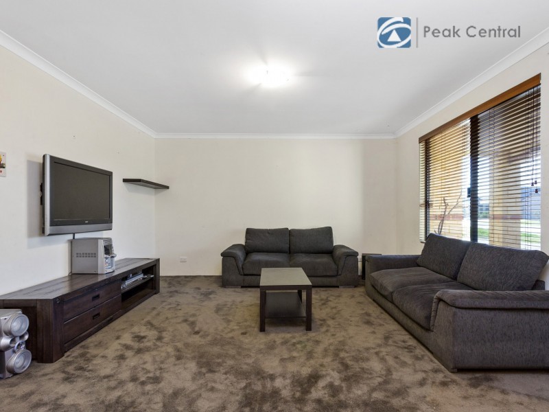 10 Aurora Drive, Atwell WA 6164