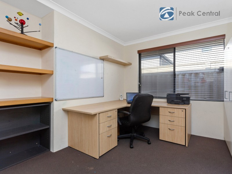 10 Aurora Drive, Atwell WA 6164