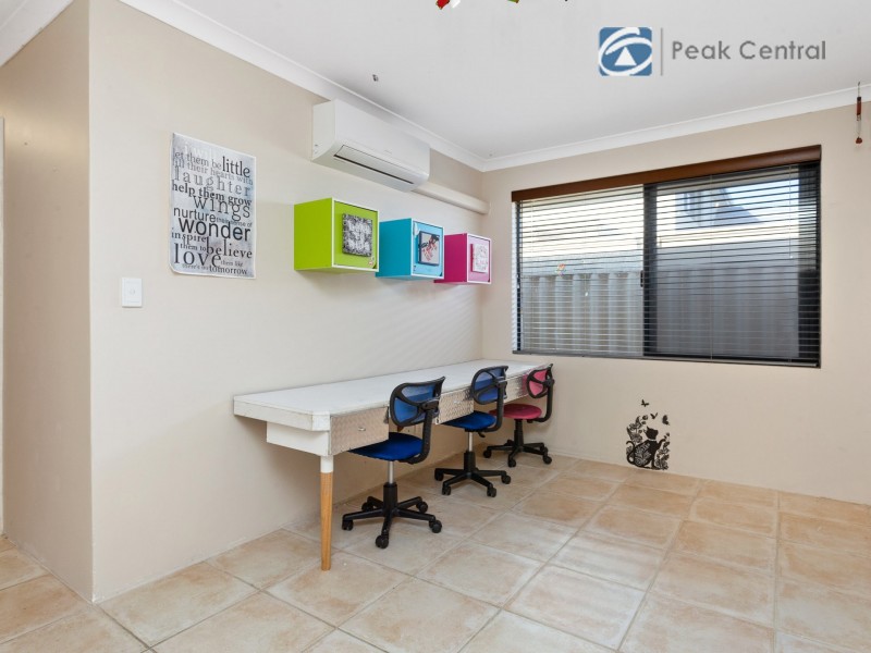 10 Aurora Drive, Atwell WA 6164