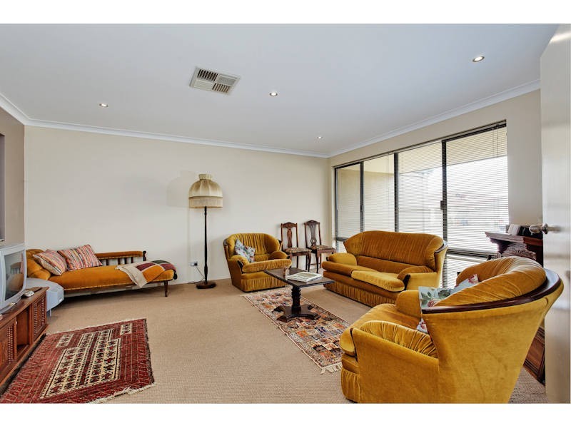 14 Jouissance Bend, Atwell WA 6164