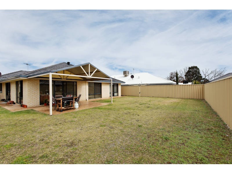 14 Jouissance Bend, Atwell WA 6164