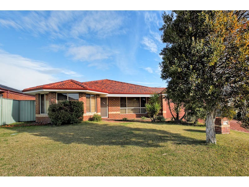 16 Lakehurst Way, Atwell WA 6164