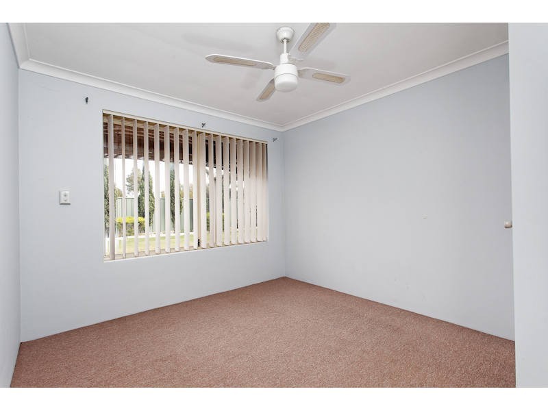 16 Lakehurst Way, Atwell WA 6164