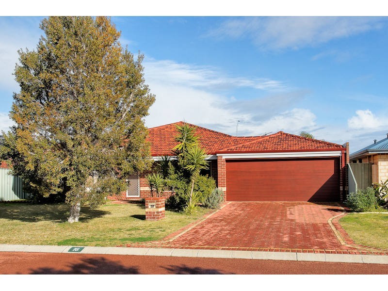 16 Lakehurst Way, Atwell WA 6164