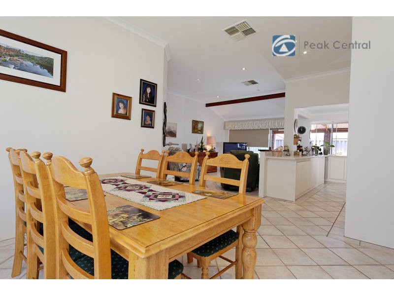 3 Jenkin Mews, Atwell WA 6164