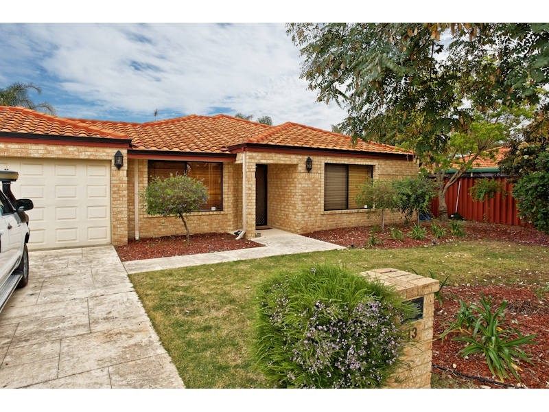 13 Oaten Retreat, Atwell WA 6164