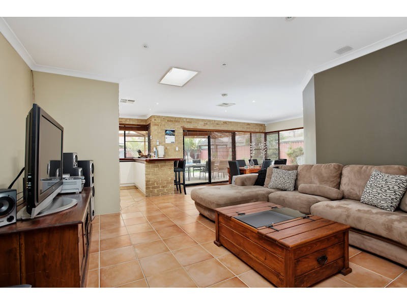 13 Oaten Retreat, Atwell WA 6164