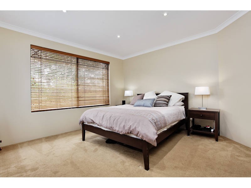 13 Oaten Retreat, Atwell WA 6164