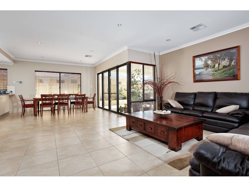 8 Neroli Link, Atwell WA 6164