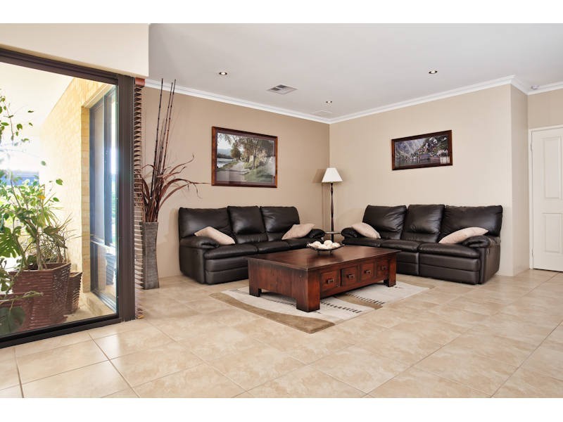 8 Neroli Link, Atwell WA 6164