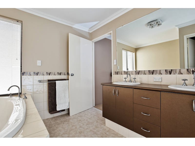 8 Neroli Link, Atwell WA 6164