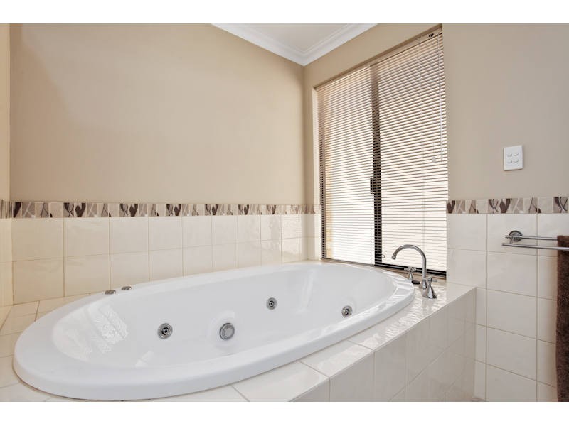 8 Neroli Link, Atwell WA 6164