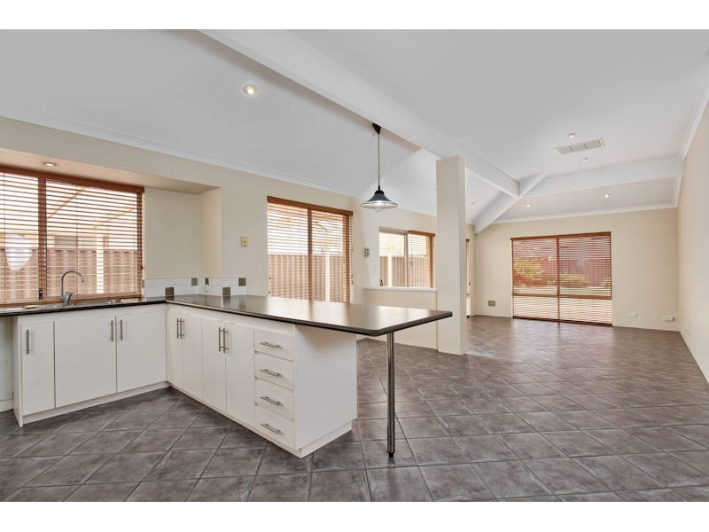 92 Lydon Blvd, Atwell WA 6164