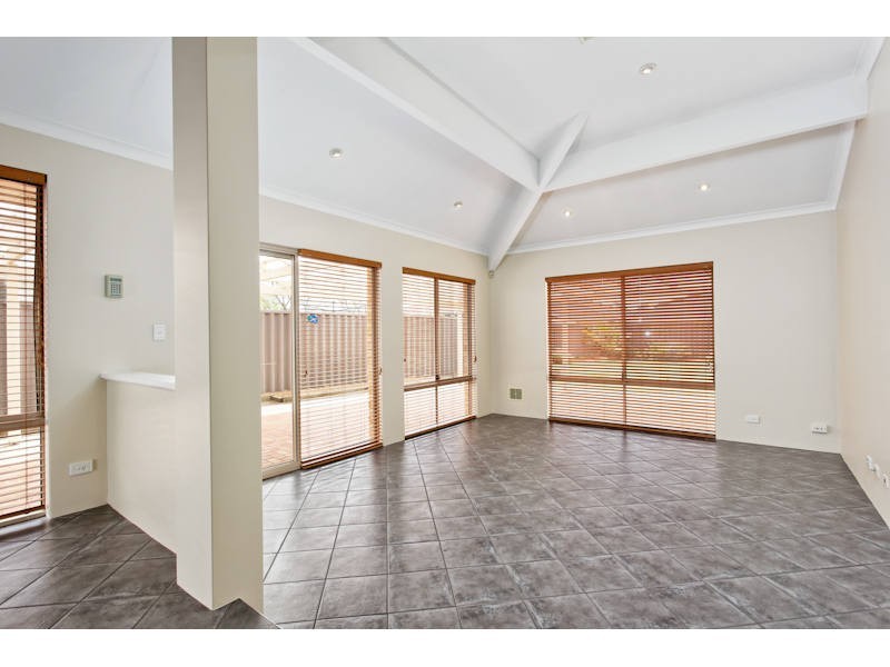 92 Lydon Blvd, Atwell WA 6164