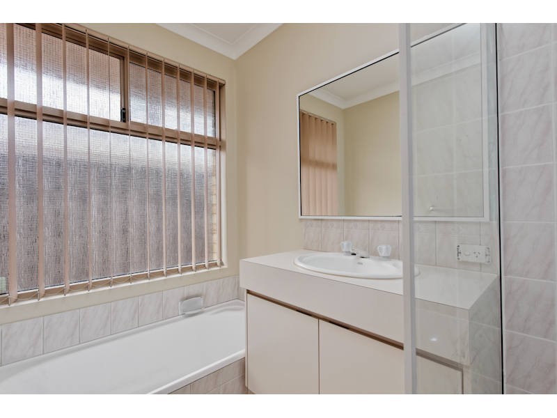 92 Lydon Blvd, Atwell WA 6164