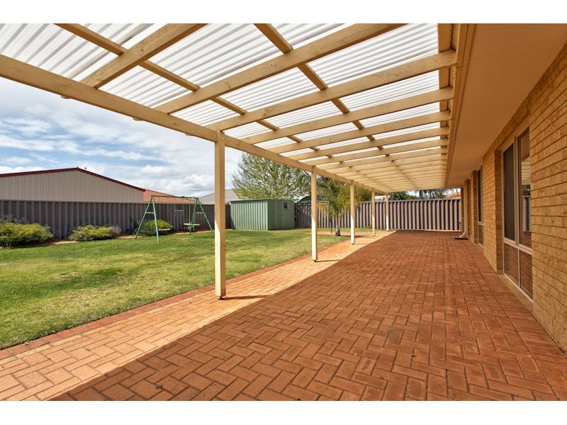 92 Lydon Blvd, Atwell WA 6164