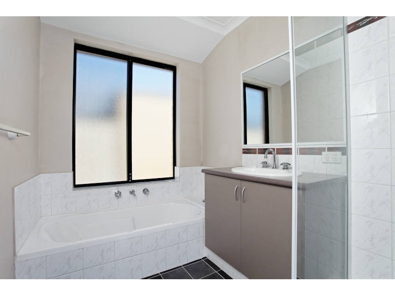 16 Koomba Rise, Bertram WA 6167