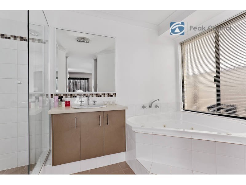 7 Giverny Gardens, Aubin Grove WA 6164