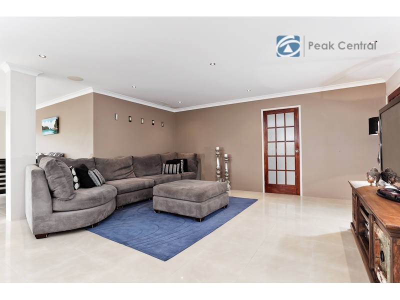 7 Giverny Gardens, Aubin Grove WA 6164