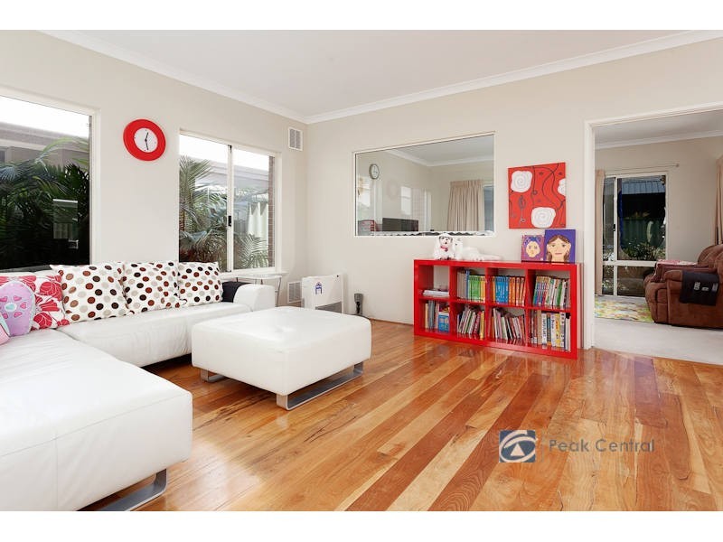17 Blue Mountain Circuit, Aubin Grove WA 6164