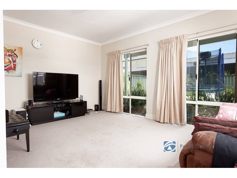 17 Blue Mountain Circuit, Aubin Grove WA 6164