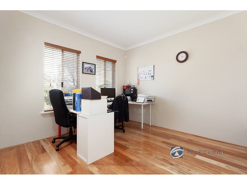 17 Blue Mountain Circuit, Aubin Grove WA 6164