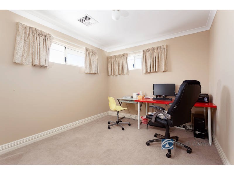 17 Blue Mountain Circuit, Aubin Grove WA 6164