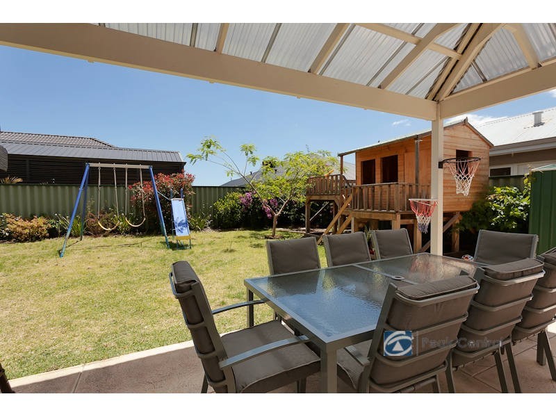 17 Blue Mountain Circuit, Aubin Grove WA 6164