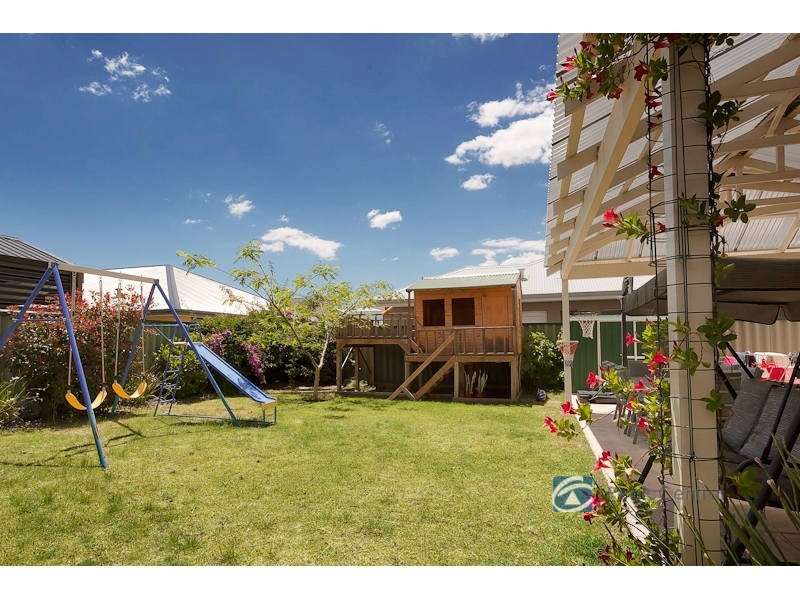 17 Blue Mountain Circuit, Aubin Grove WA 6164