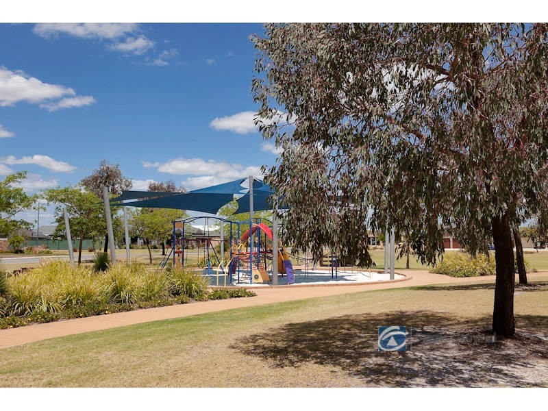 17 Blue Mountain Circuit, Aubin Grove WA 6164