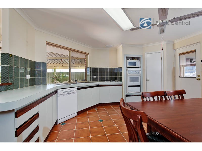 4 Letizia Court, Yangebup WA 6164