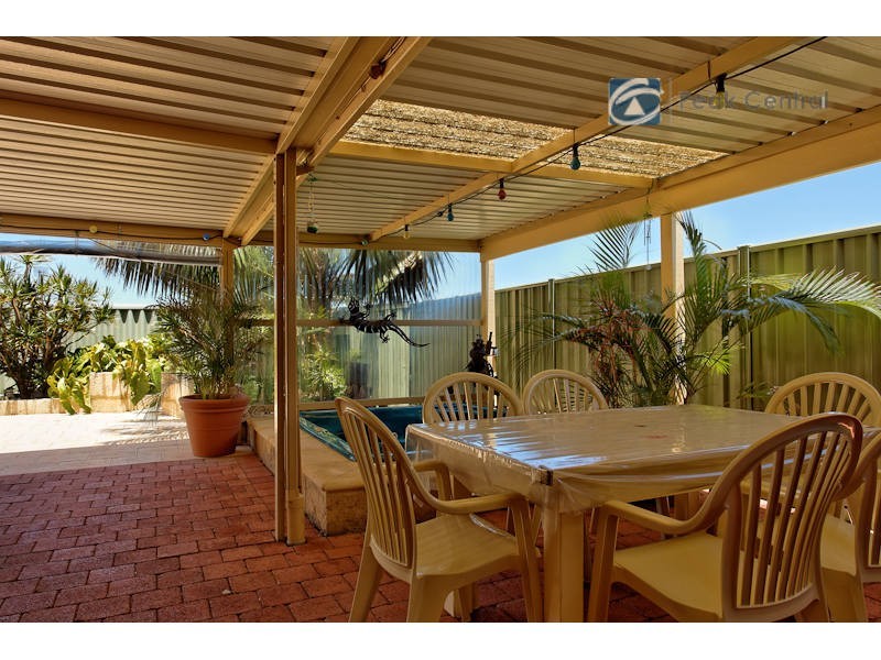 4 Letizia Court, Yangebup WA 6164