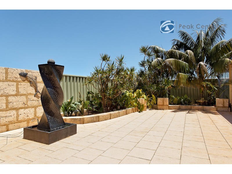 4 Letizia Court, Yangebup WA 6164