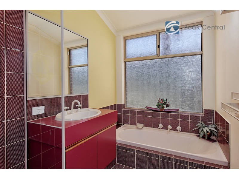 4 Letizia Court, Yangebup WA 6164