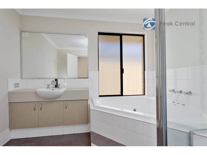 22a Halcyon Way, Atwell WA 6164