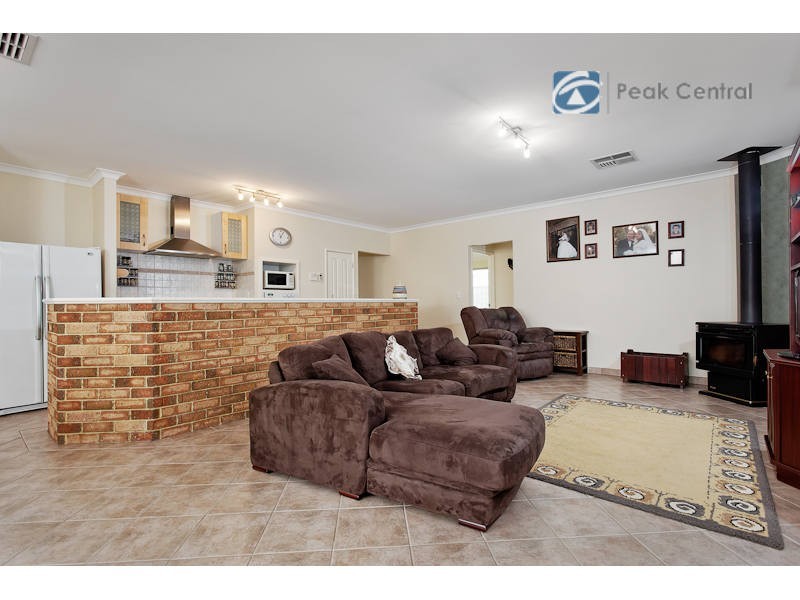 11 Conder Way, Southern River WA 6110