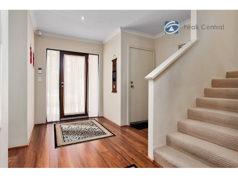 4 Harvest Lakes Boulevard, Atwell WA 6164